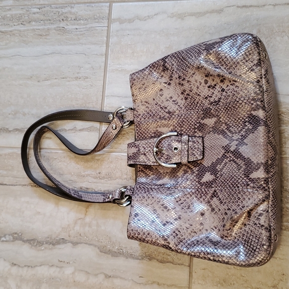 Classic Coach Snake Skin Gray Shoulder Purse - Picture 5 of 11
